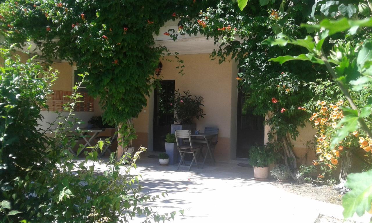 Chambres D'Hotes La Chrysalide Loriol-du-Comtat Exteriör bild